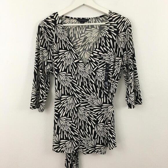 2/$25 NWT Banana Republic Women’s Floral Wrap Blouse Size M - Picture 1 of 6